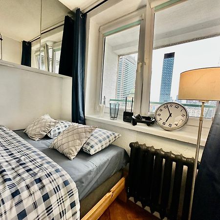 Palace 2 Wifi 600 Mbs 55'Tv Netflix Hbo 2Xmetro Appletv Warszawa Exteriör bild